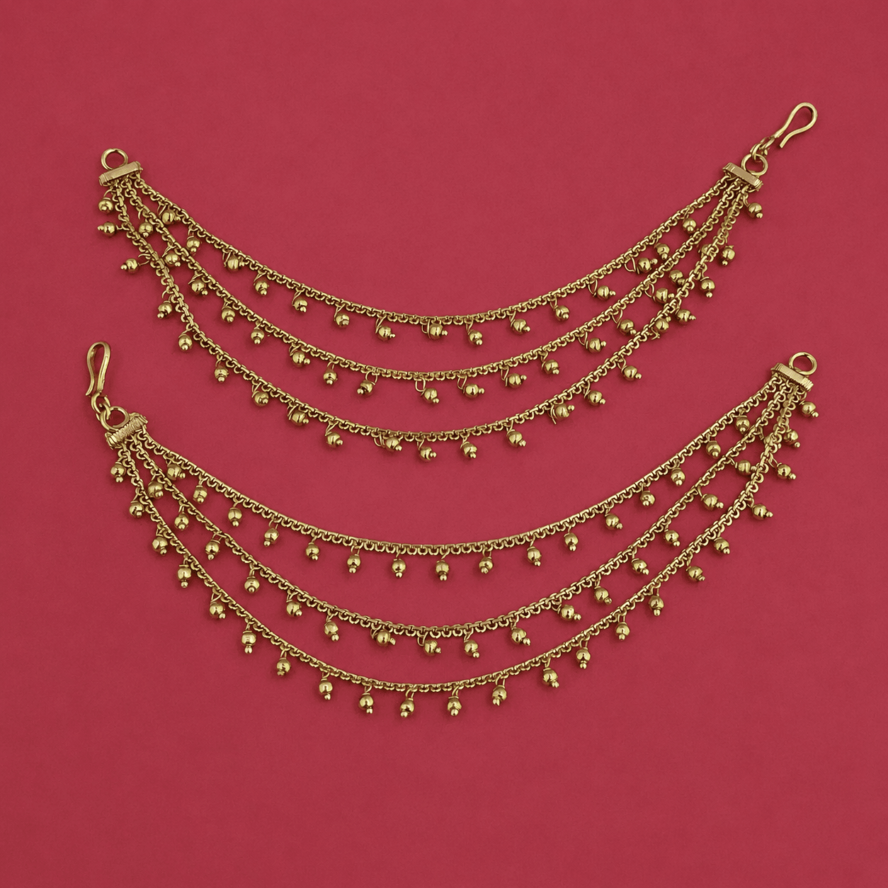Kaelis Ear Chains in Golden, size 7 inch