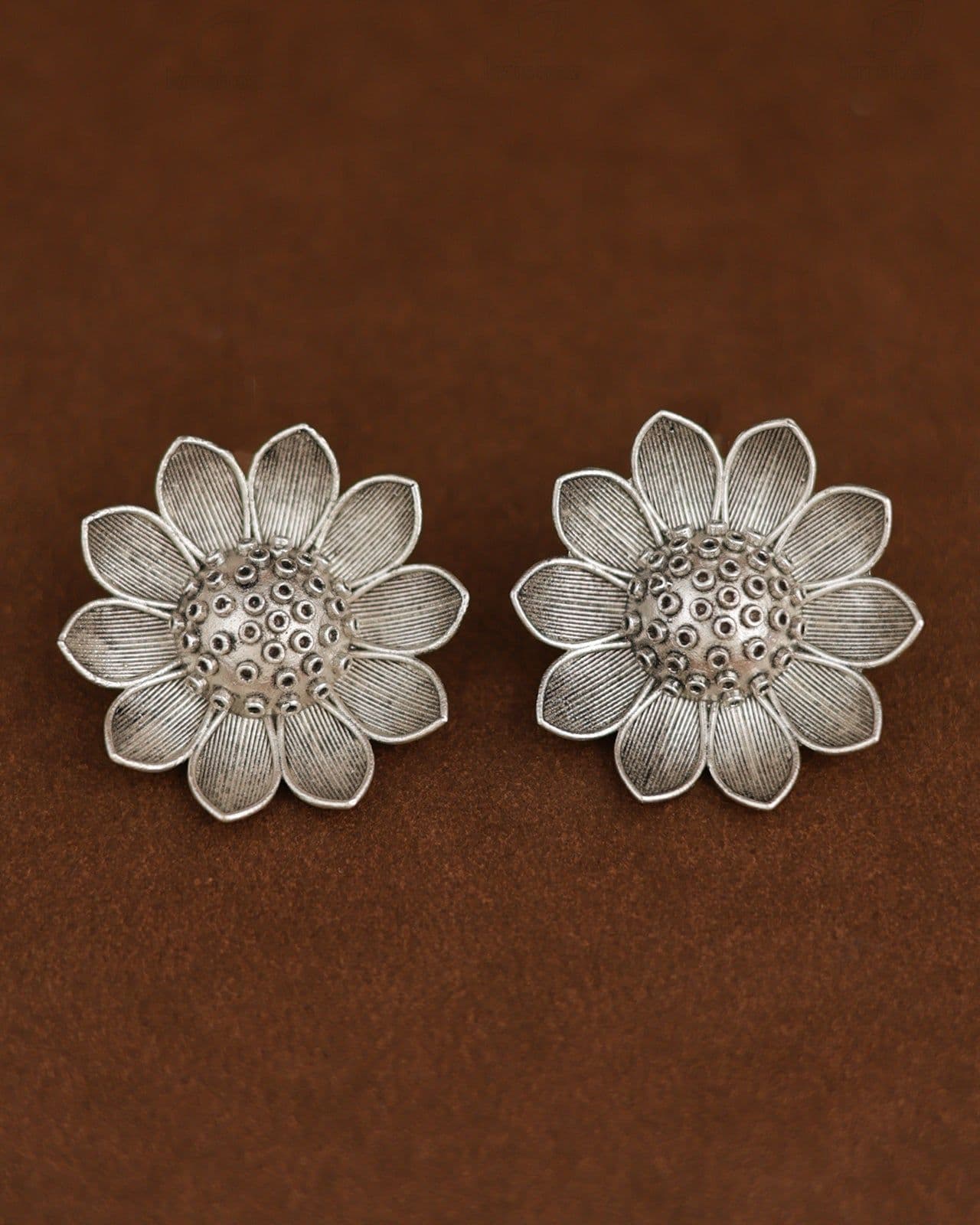 Gauri Stud Earrings in Silver